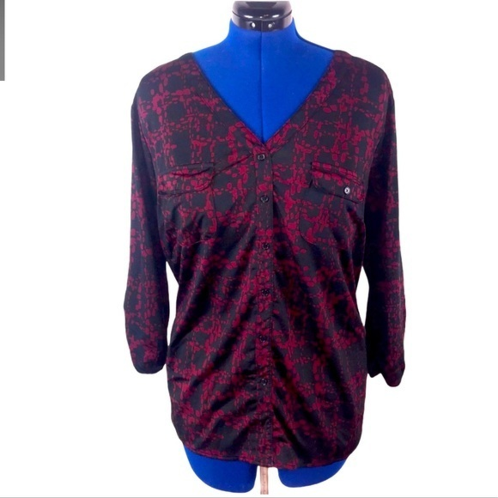 89th &‎ Madison 3X v neck mock button down black/red pattern blouse top